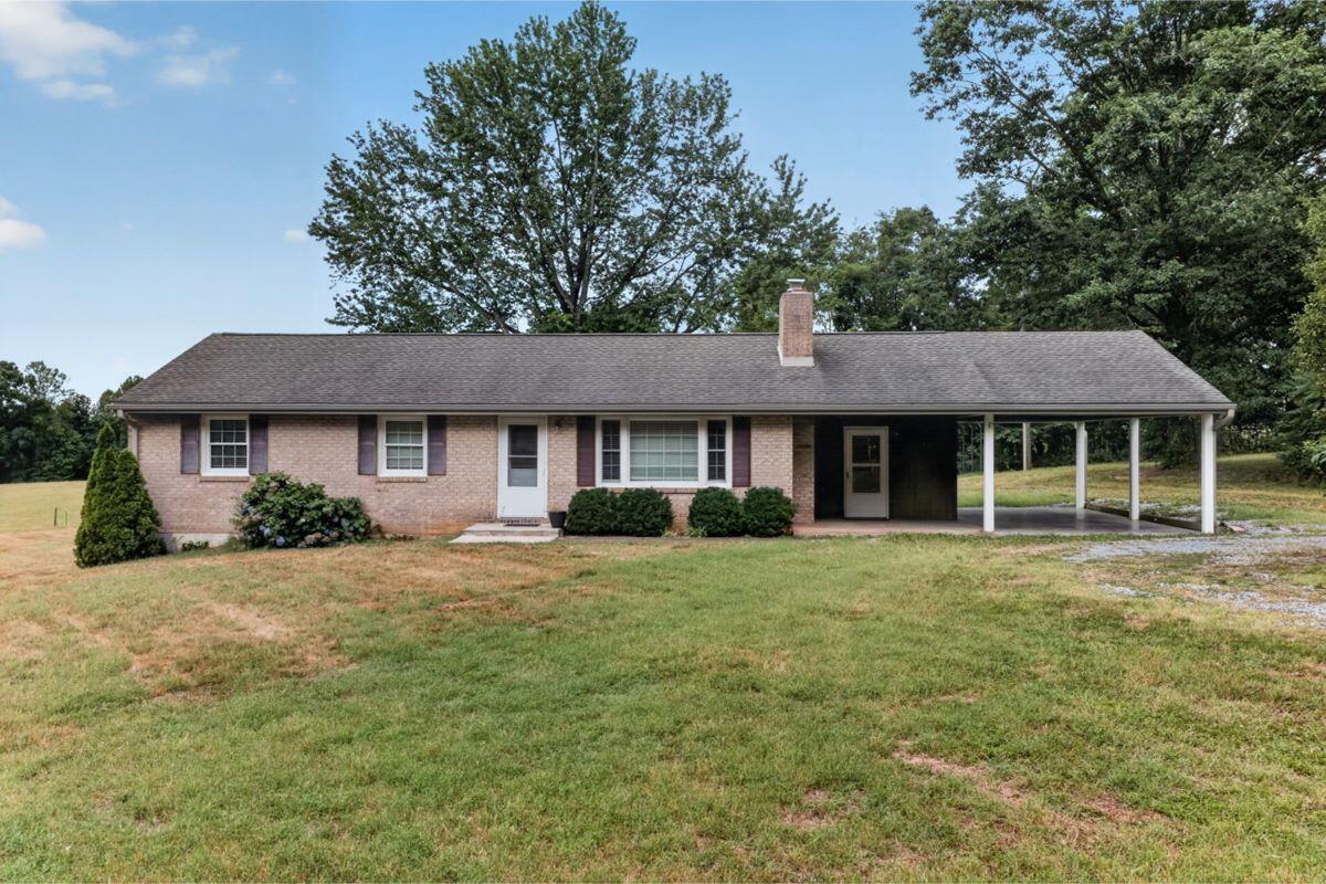1069 Pecks Road Bedford, VA 24523 - Photo 2 of 47 1069 Pecks Road