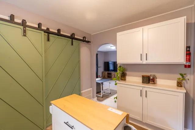 $209,900 | 517 South Sheridan Drive, Muskegon, MI 49442