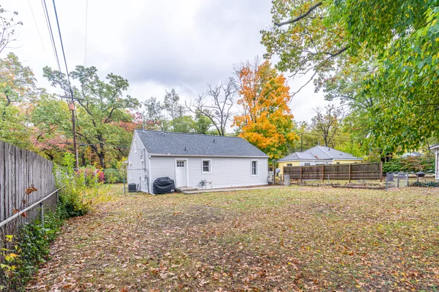 $209,900 | 517 South Sheridan Drive, Muskegon, MI 49442