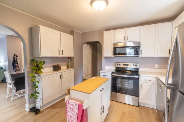 $209,900 | 517 South Sheridan Drive, Muskegon, MI 49442