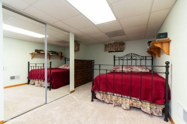 26W141 Parkside Road Naperville, IL 60540 - Photo 13 of 18