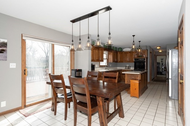 26W141 Parkside Road Naperville, IL 60540 - Photo 5 of 18