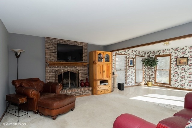 26W141 Parkside Road Naperville, IL 60540 - Photo 7 of 18