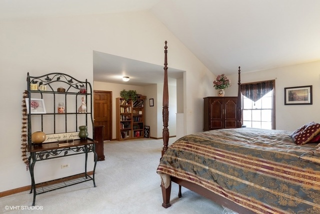 26W141 Parkside Road Naperville, IL 60540 - Photo 9 of 18