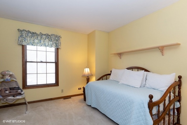 26W141 Parkside Road Naperville, IL 60540 - Photo 10 of 18