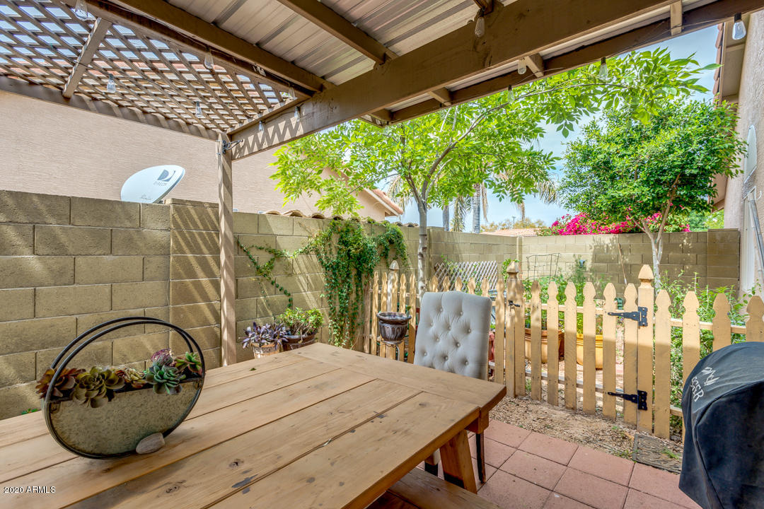 2205 East Brooks Street Gilbert, AZ 85296 - Photo 17 of 17 Garden
