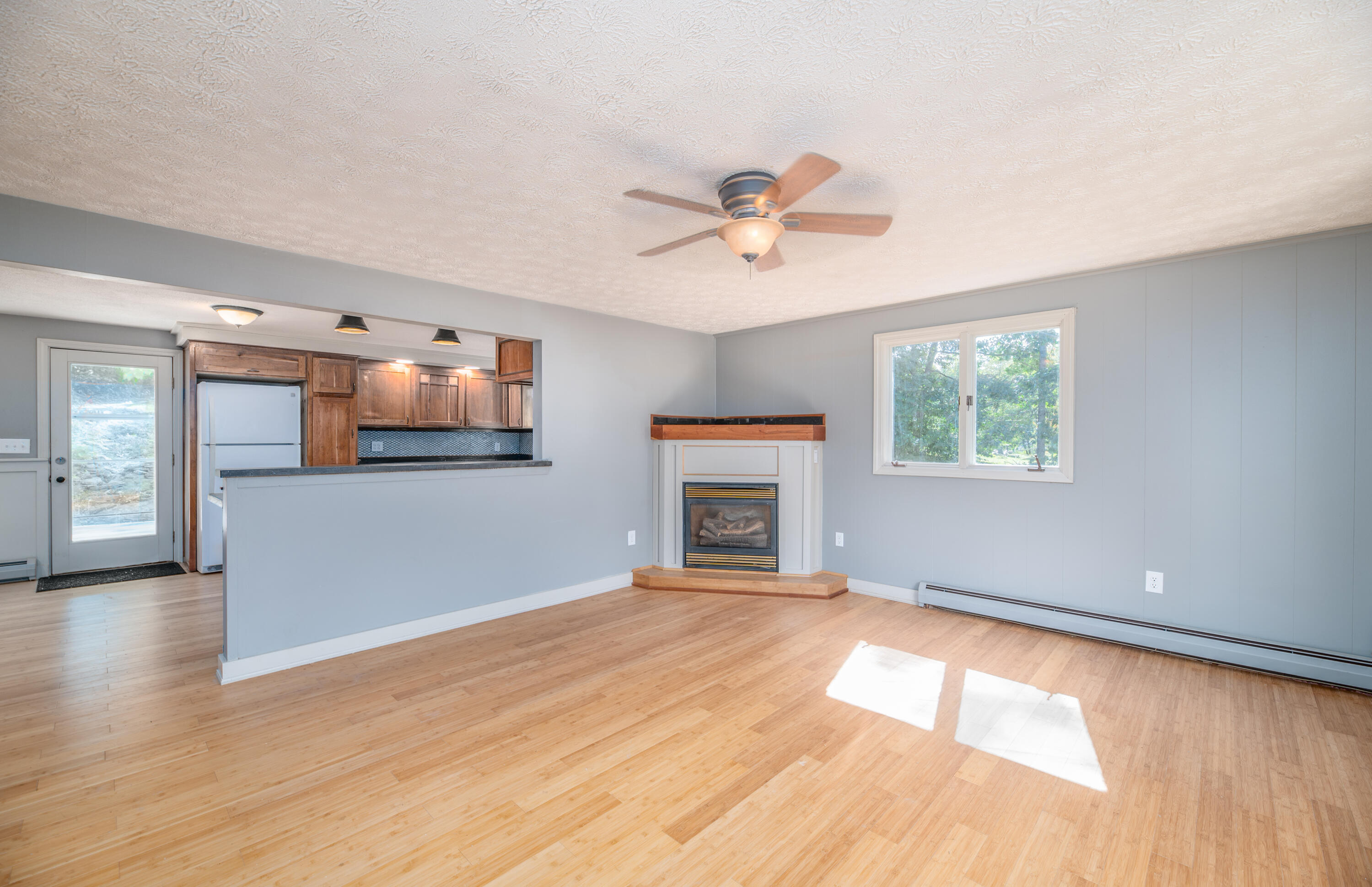 169 Bog Road Augusta, ME 04330 - Photo 6 of 37 Interior2
