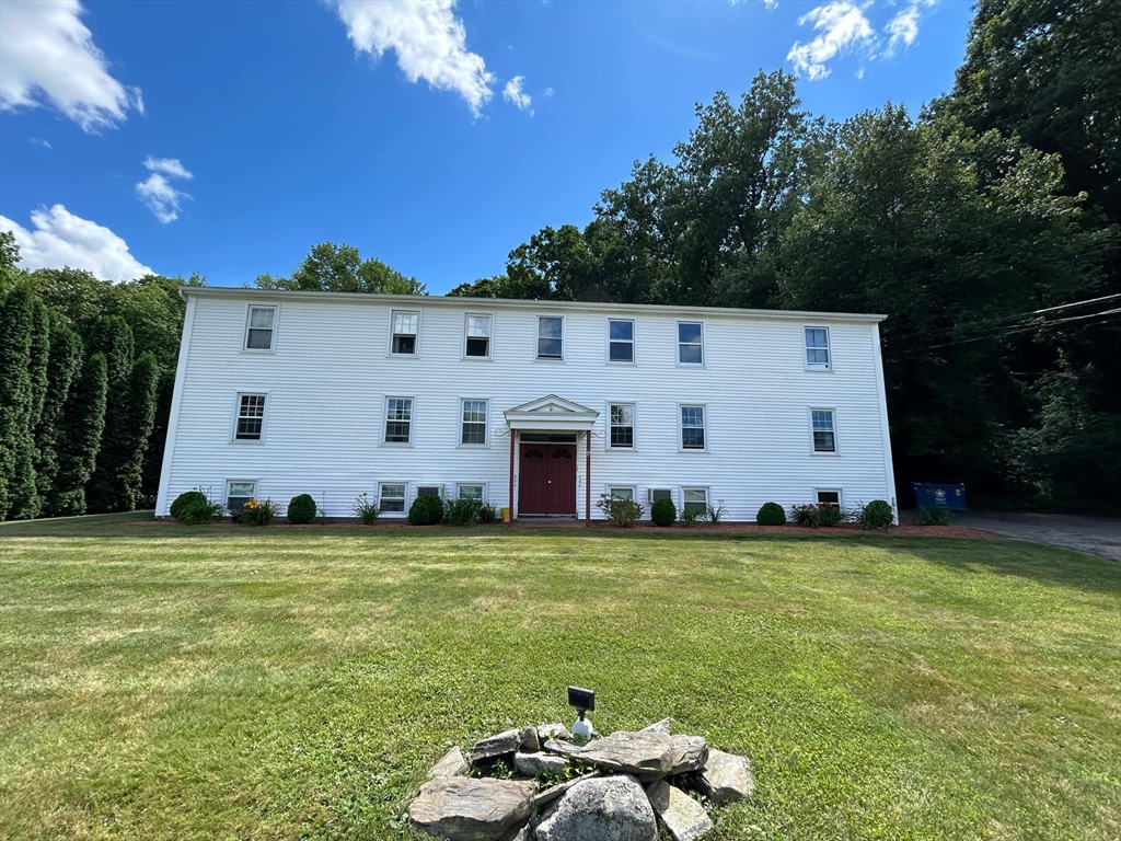 17 Southbridge Road, Unit 4 Dudley, MA 01571 - Photo 3 of 19 Gallery Image 3