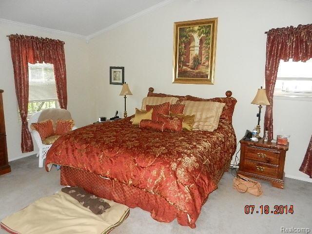 690 Lockmoore Court Rochester, MI 48307 - Photo 30 of 44 DSCN9483.jpg