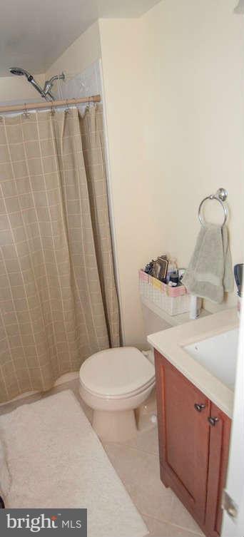11220 Beaver Trail Court, Unit 7 Reston, VA 20191 - Photo 12 of 14 Bath (Master)