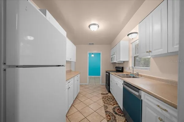 $249,900 | 2810 Southeast Lake Weir Avenue, Ocala, FL 34471