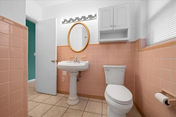 $249,900 | 2810 Southeast Lake Weir Avenue, Ocala, FL 34471