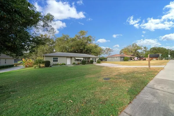 $249,900 | 2810 Southeast Lake Weir Avenue, Ocala, FL 34471