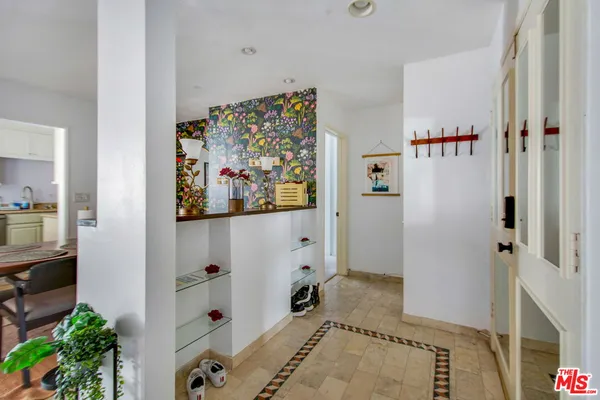 $485,000 | 5651 North Sumner Way, Unit 209, Culver City, CA 90230
