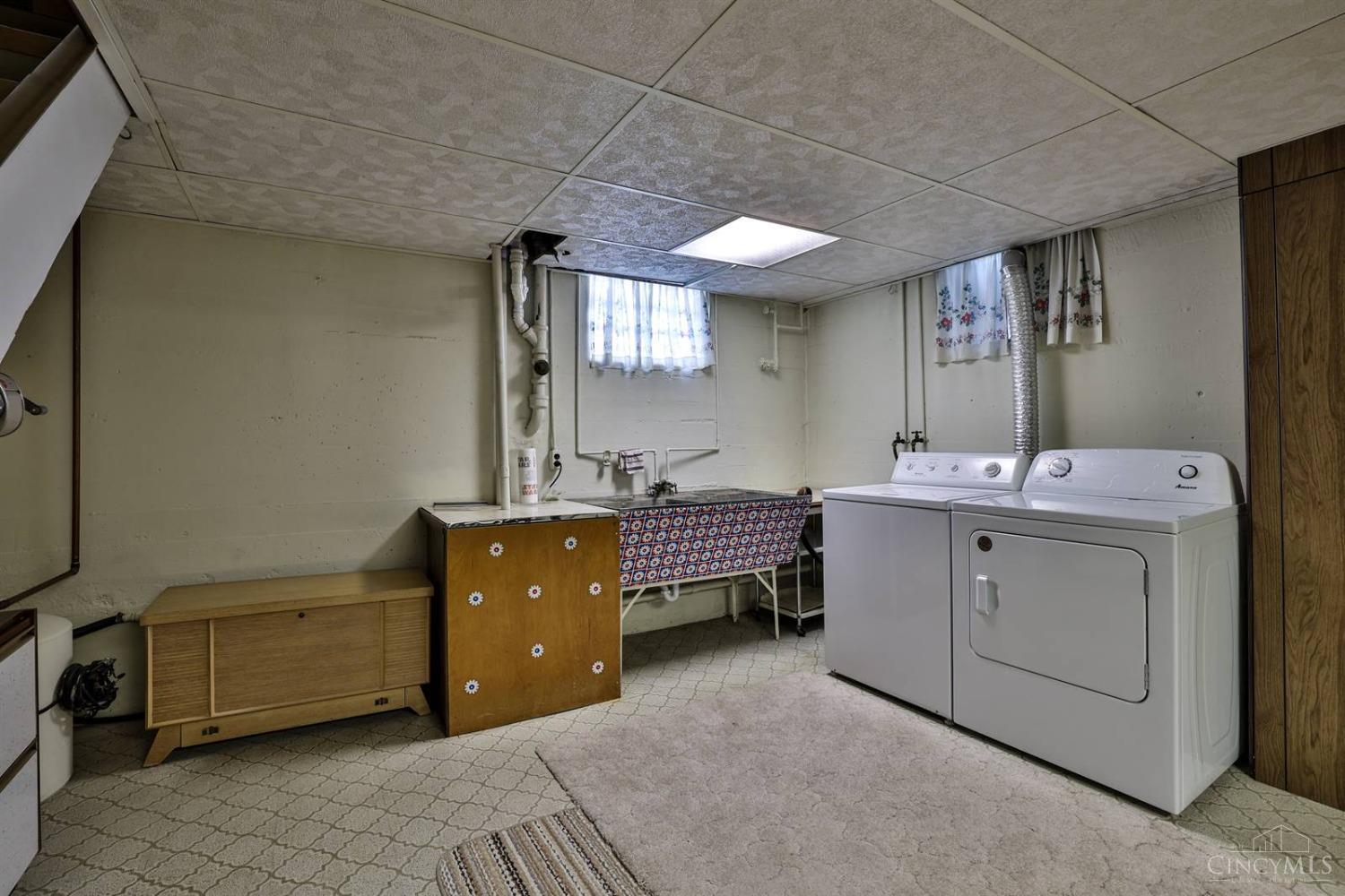 3093 Springdale Road Cincinnati, OH 45251 - Photo 25 of 38 Gallery Image 25