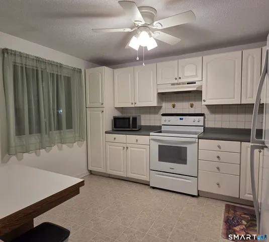 $2,250 | 7 Padanaram Road, Unit C77, Danbury, CT 06811