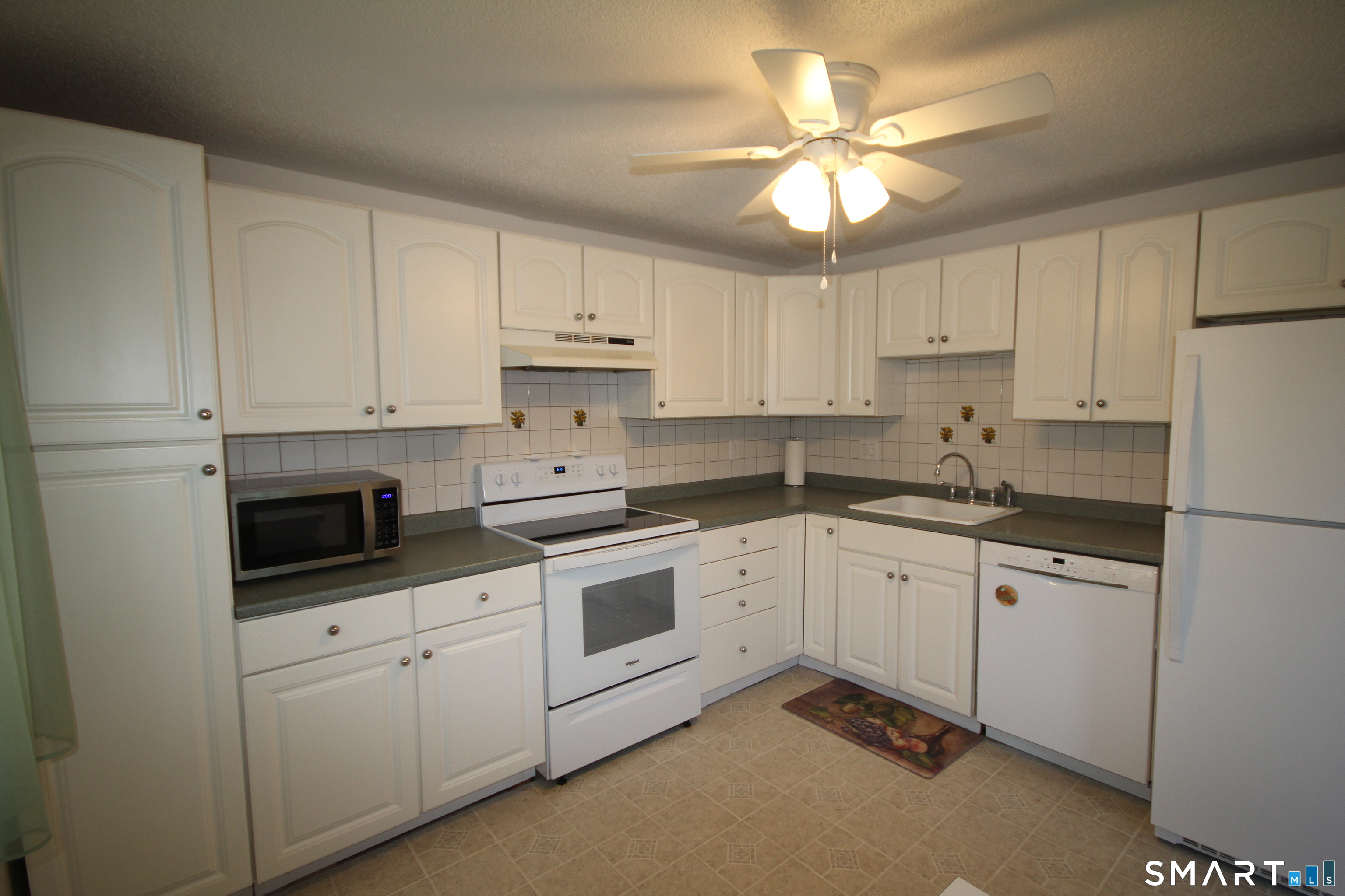 7 Padanaram Road, Unit C77 Danbury, CT 06811 - Photo 21 of 39