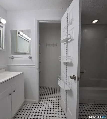 $2,250 | 7 Padanaram Road, Unit C77, Danbury, CT 06811