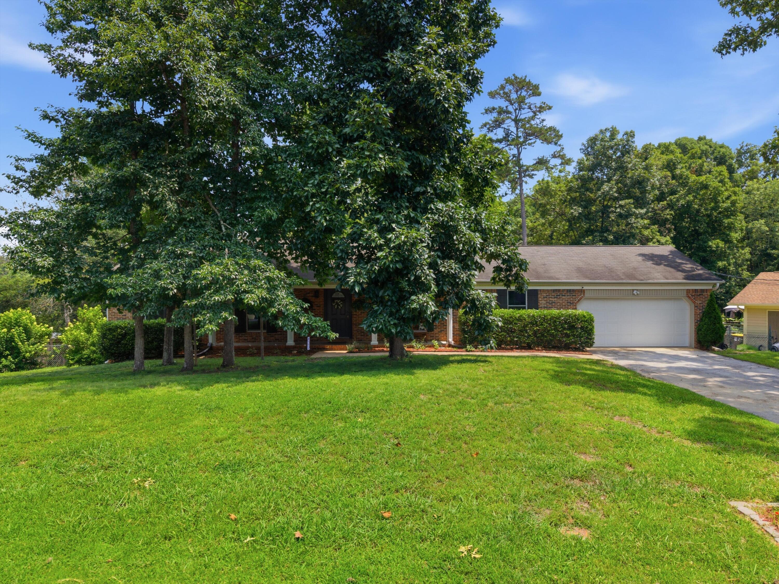 9511 Timberlog Drive Chattanooga, TN 37421 - Photo 1 of 32 01-9511TimberlogDr-22