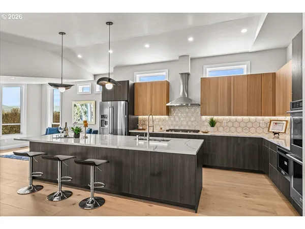 $1,389,900 | 852 Oak Street, Ashland, OR 97520