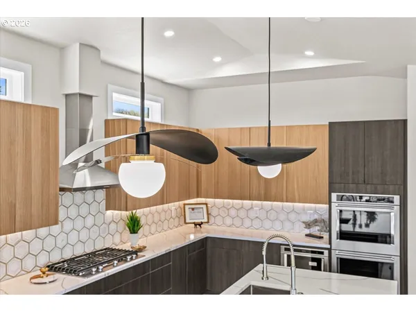 $1,389,900 | 852 Oak Street, Ashland, OR 97520