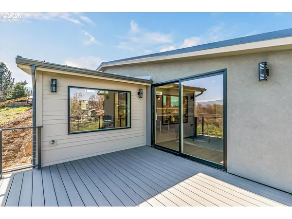 $1,389,900 | 852 Oak Street, Ashland, OR 97520