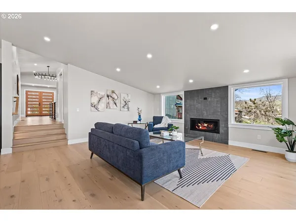 $1,389,900 | 852 Oak Street, Ashland, OR 97520