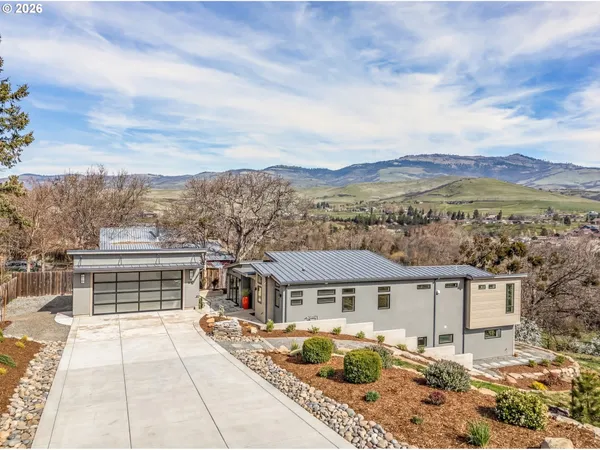 $1,389,900 | 852 Oak Street, Ashland, OR 97520