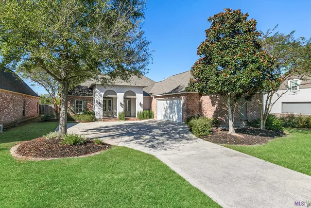 $530,000 | 13712 Landmark Drive, Baton Rouge, LA 70810