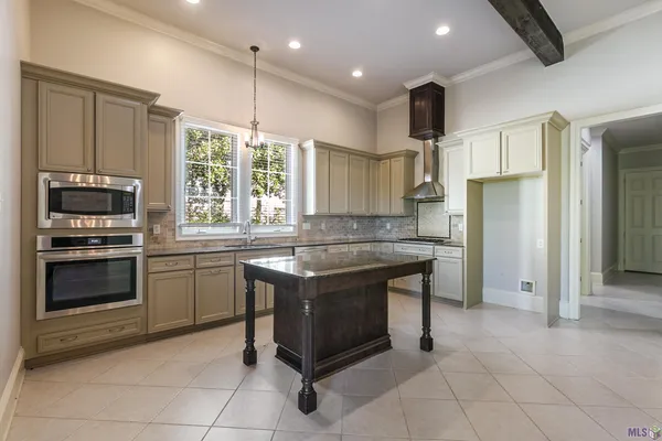 $530,000 | 13712 Landmark Drive, Baton Rouge, LA 70810
