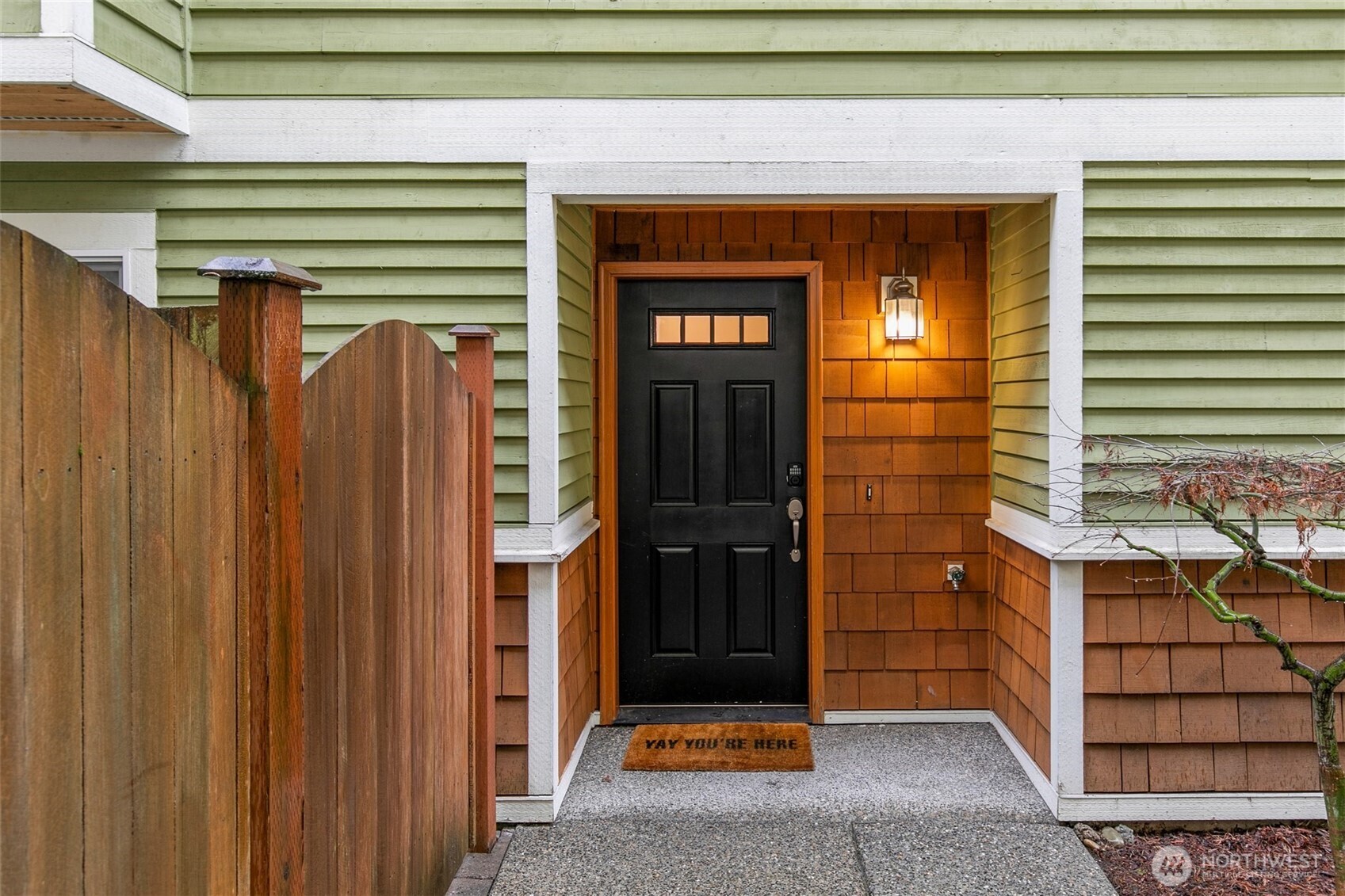 813 Northwest 97th Street, Unit B Seattle, WA 98117 - Photo 2 of 28