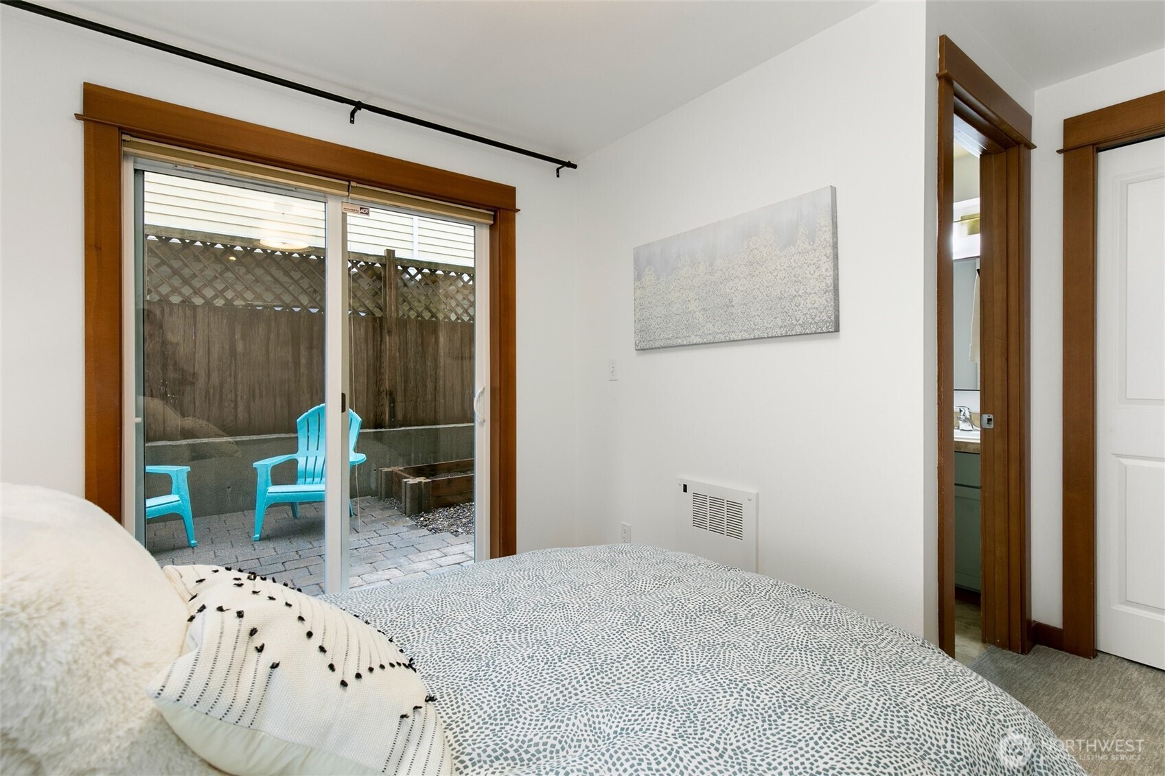 813 Northwest 97th Street, Unit B Seattle, WA 98117 - Photo 4 of 28