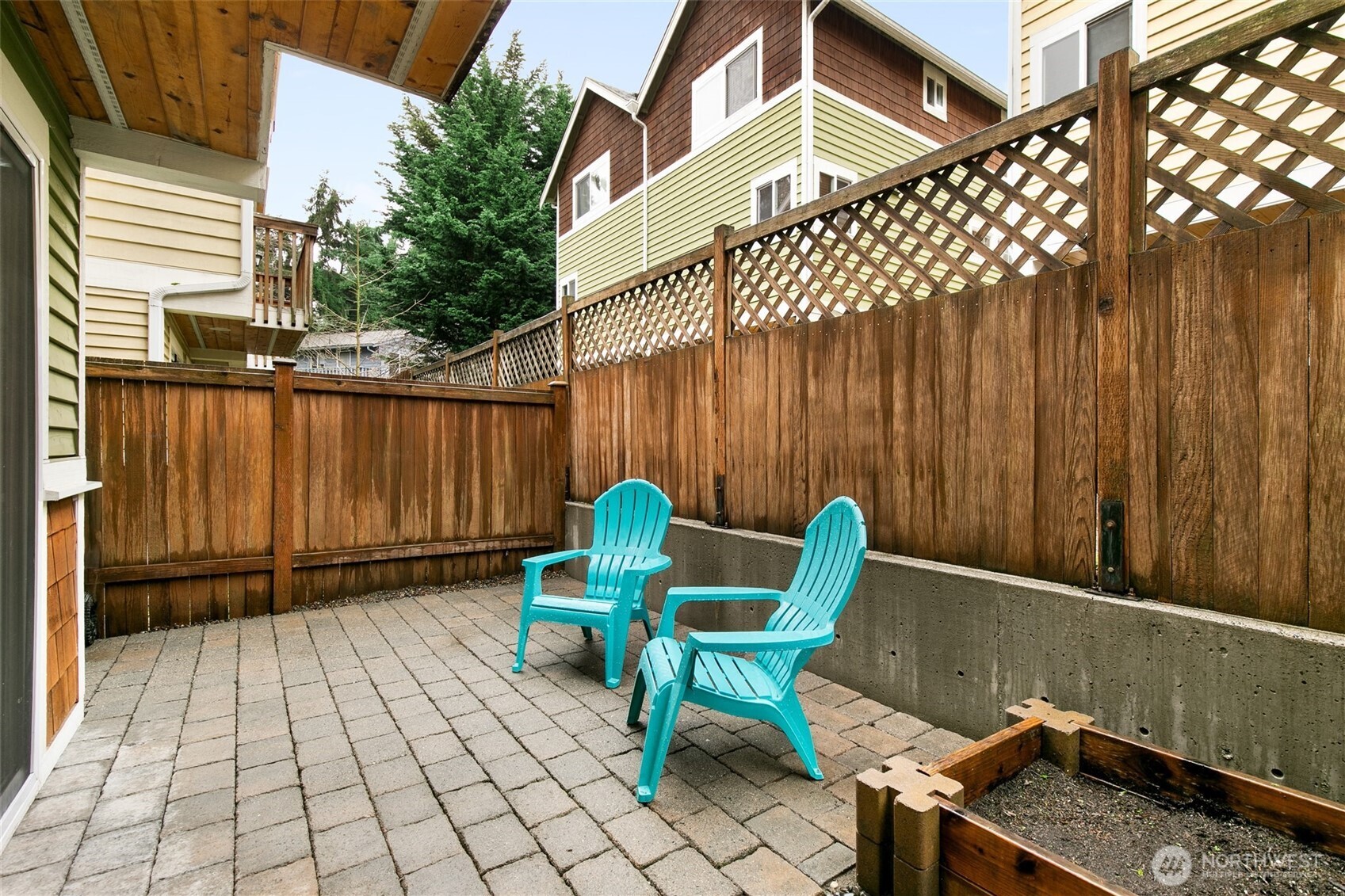 813 Northwest 97th Street, Unit B Seattle, WA 98117 - Photo 6 of 28