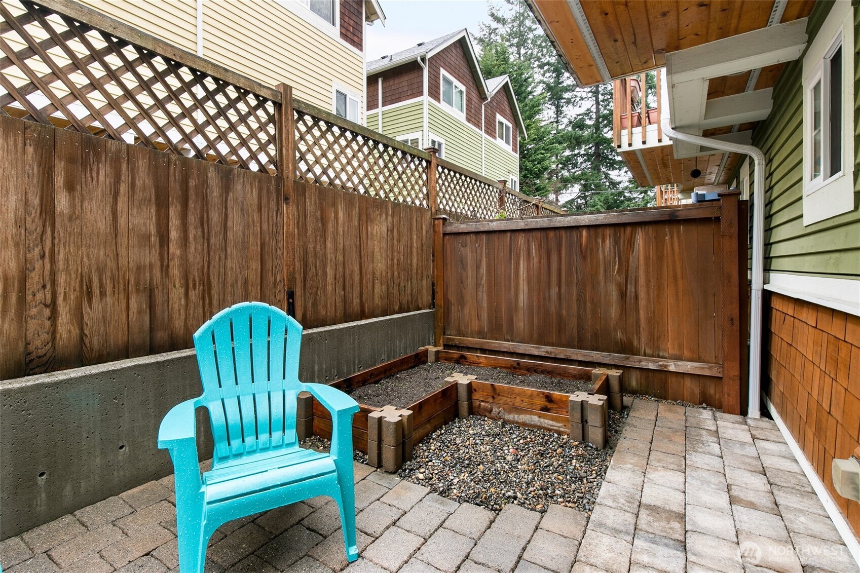 813 Northwest 97th Street, Unit B Seattle, WA 98117 - Photo 7 of 28