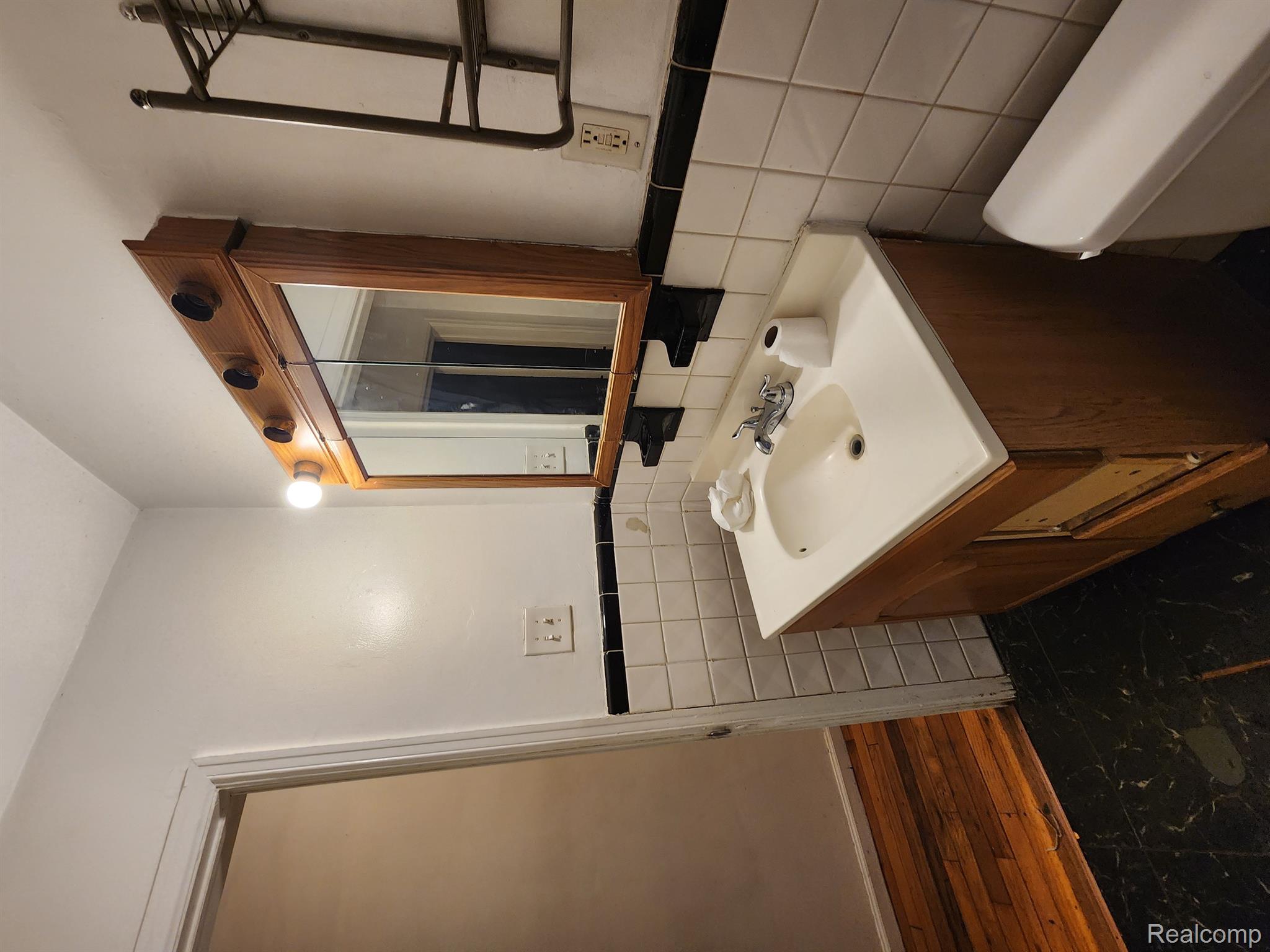 18912 Edinborough Road Detroit, MI 48219 - Photo 24 of 31 Gallery Image 24