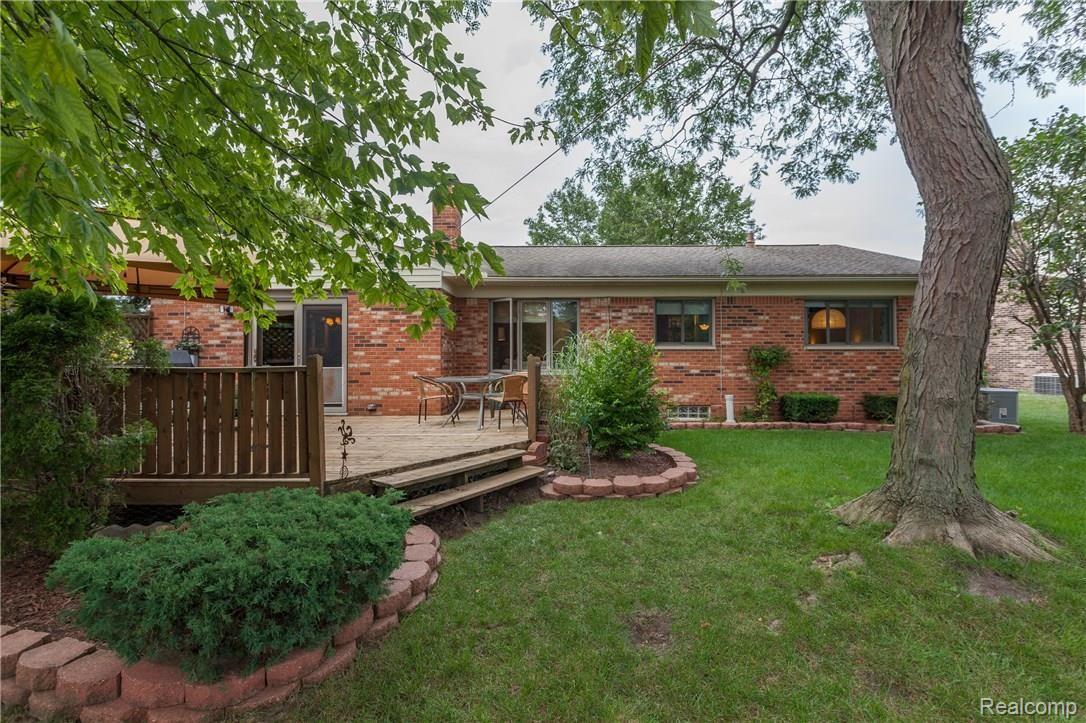 41525 Hanford Road Canton, MI 48187 - Photo 24 of 27 IMG_6882.jpg