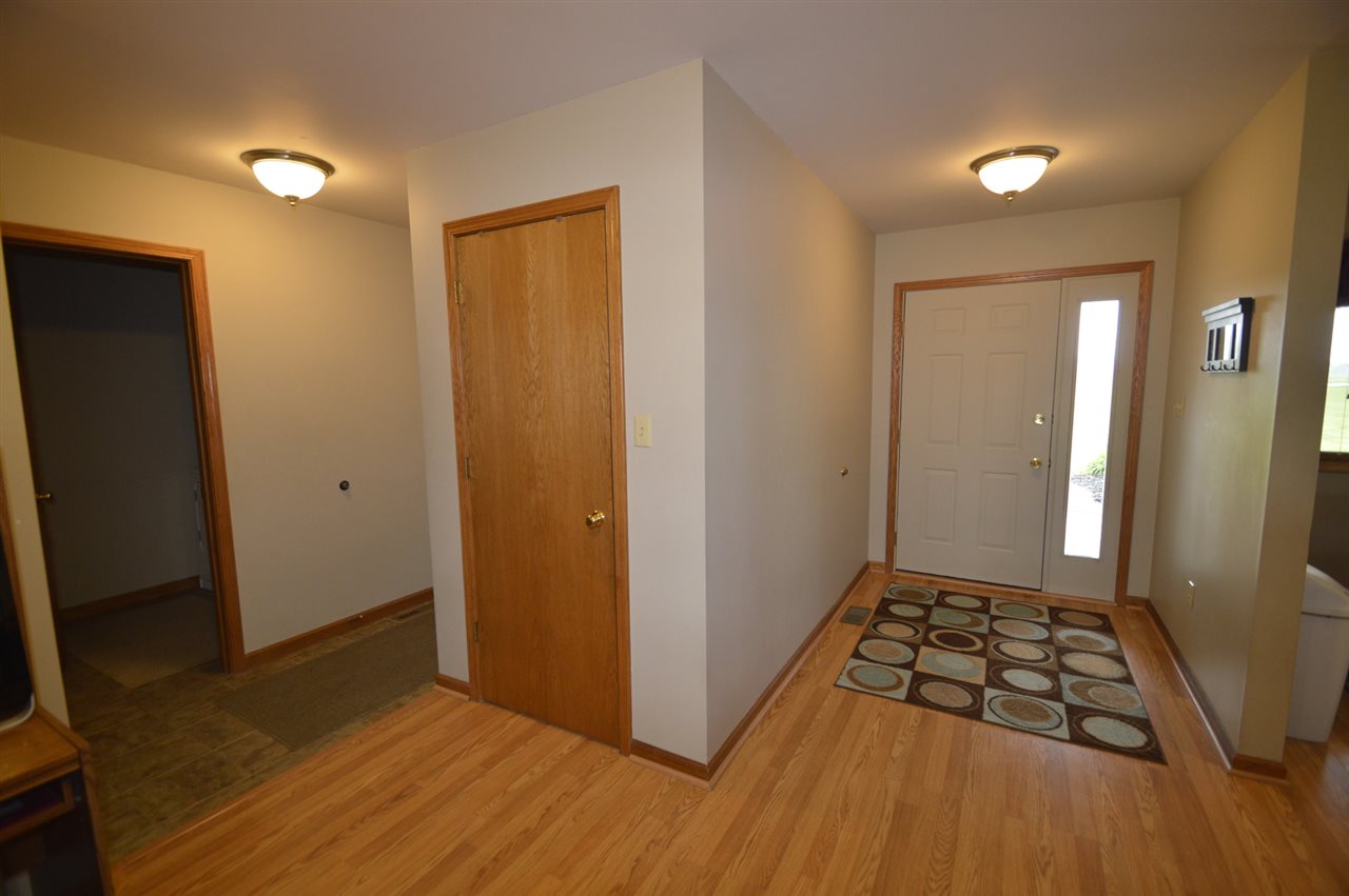 11622 Johnson Road Fort Wayne, IN 46818 - Photo 3 of 36