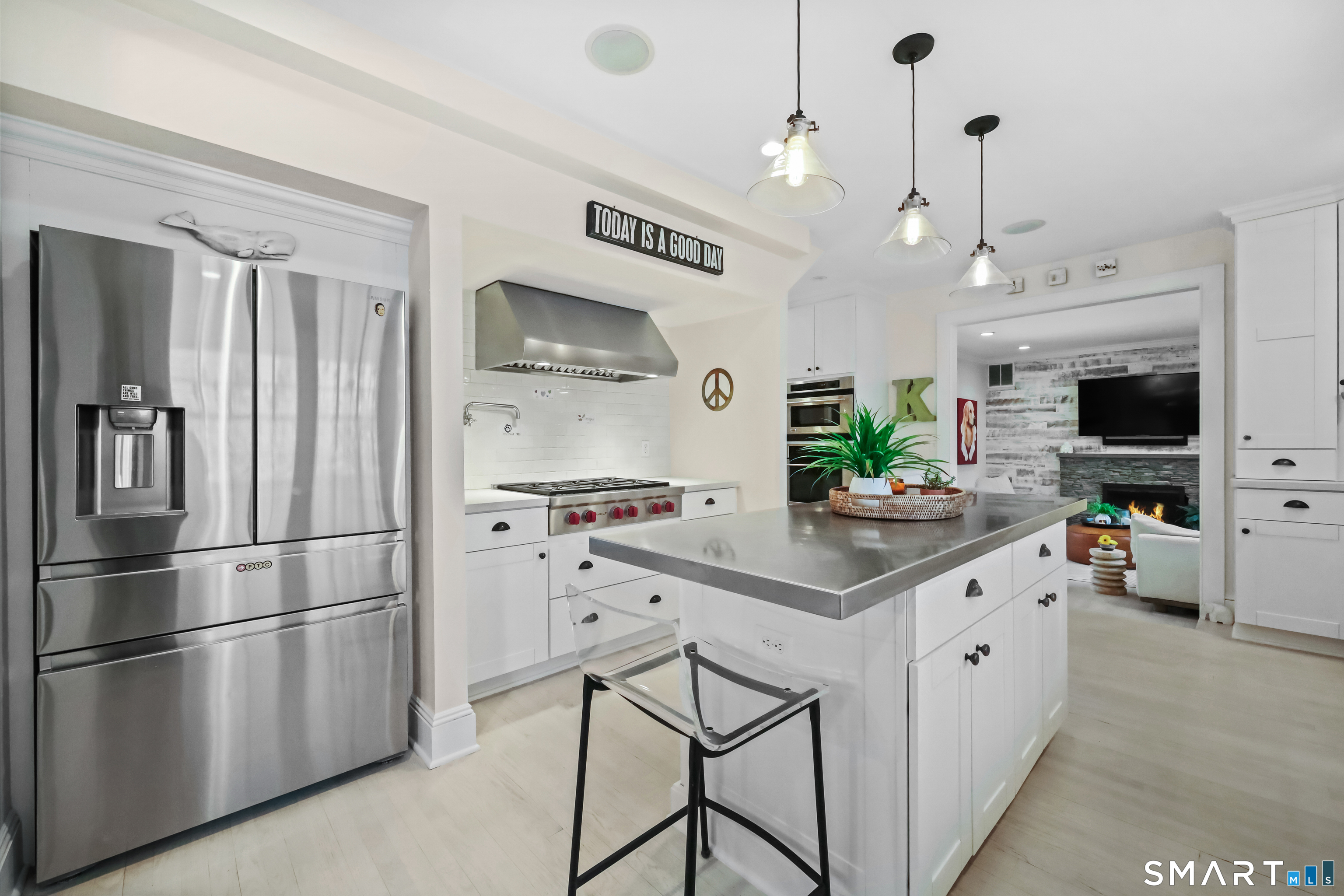 164 Wakeman Road Fairfield, CT 06824 - Photo 12 of 38