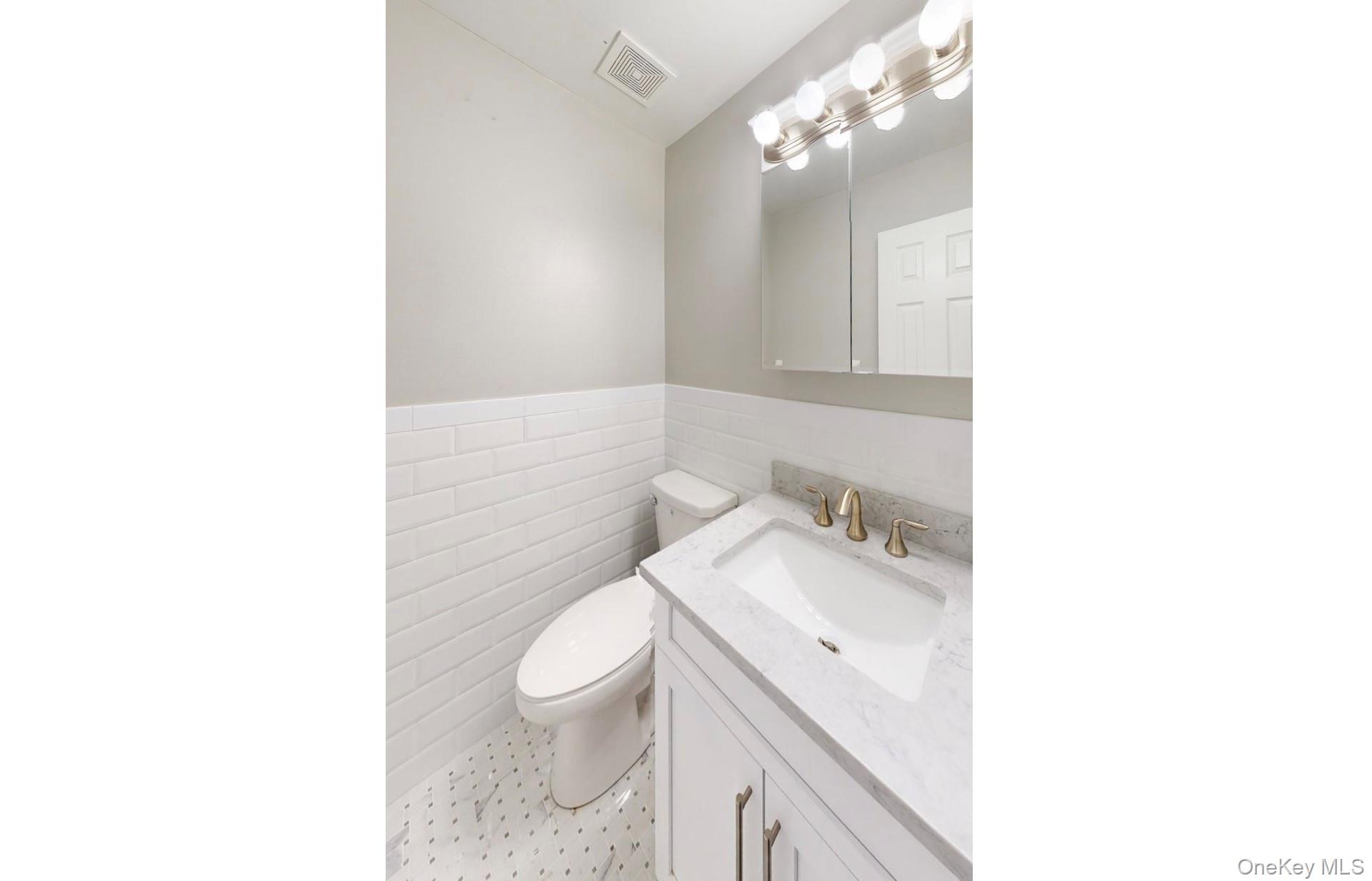 100 Saddle Cove Road, Unit 307 Bohemia, NY 11716 - Photo 10 of 16