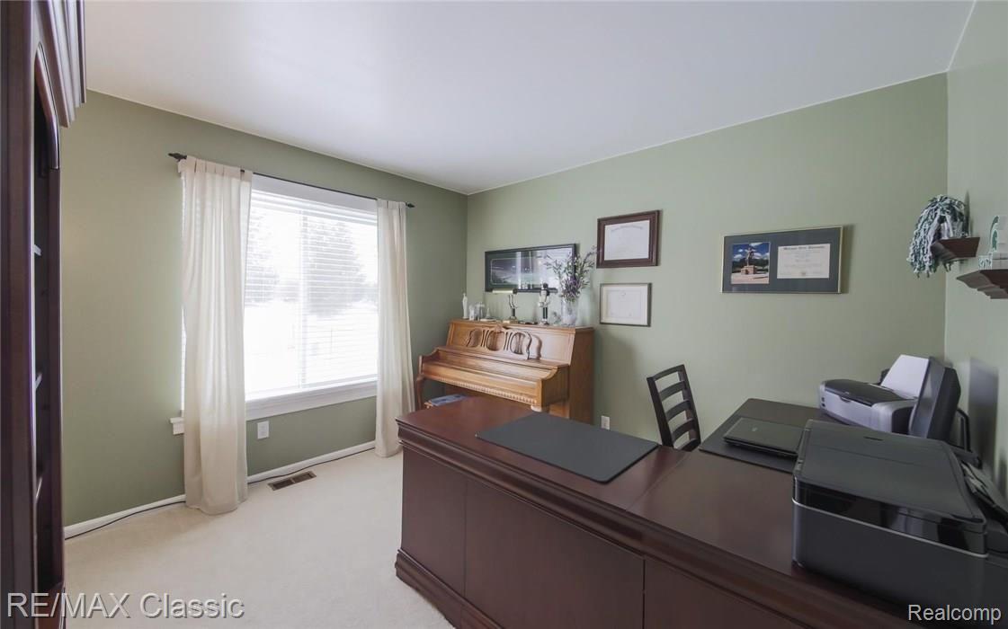 44536 Ridgefield Road Canton, MI 48188 - Photo 16 of 22 18-photo-web-1680x1050-107775.jpg