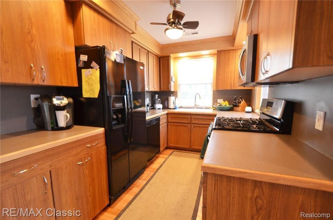 3473 Moberly Road Commerce Township, MI 48382 - Photo 7 of 31 3473 Moberly Road69.JPG