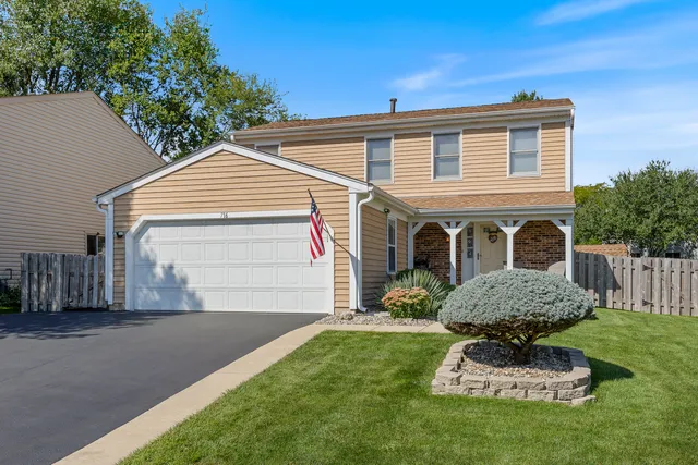 $385,000 | 716 Sand Creek Drive, Carol Stream, IL 60188