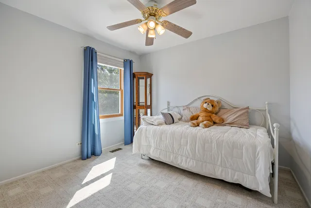 $385,000 | 716 Sand Creek Drive, Carol Stream, IL 60188