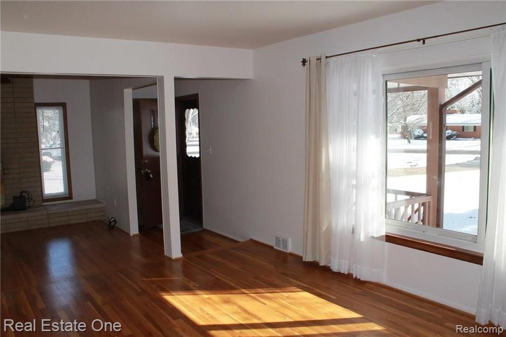 167 Booth Road Troy, MI 48085 - Photo 7 of 30