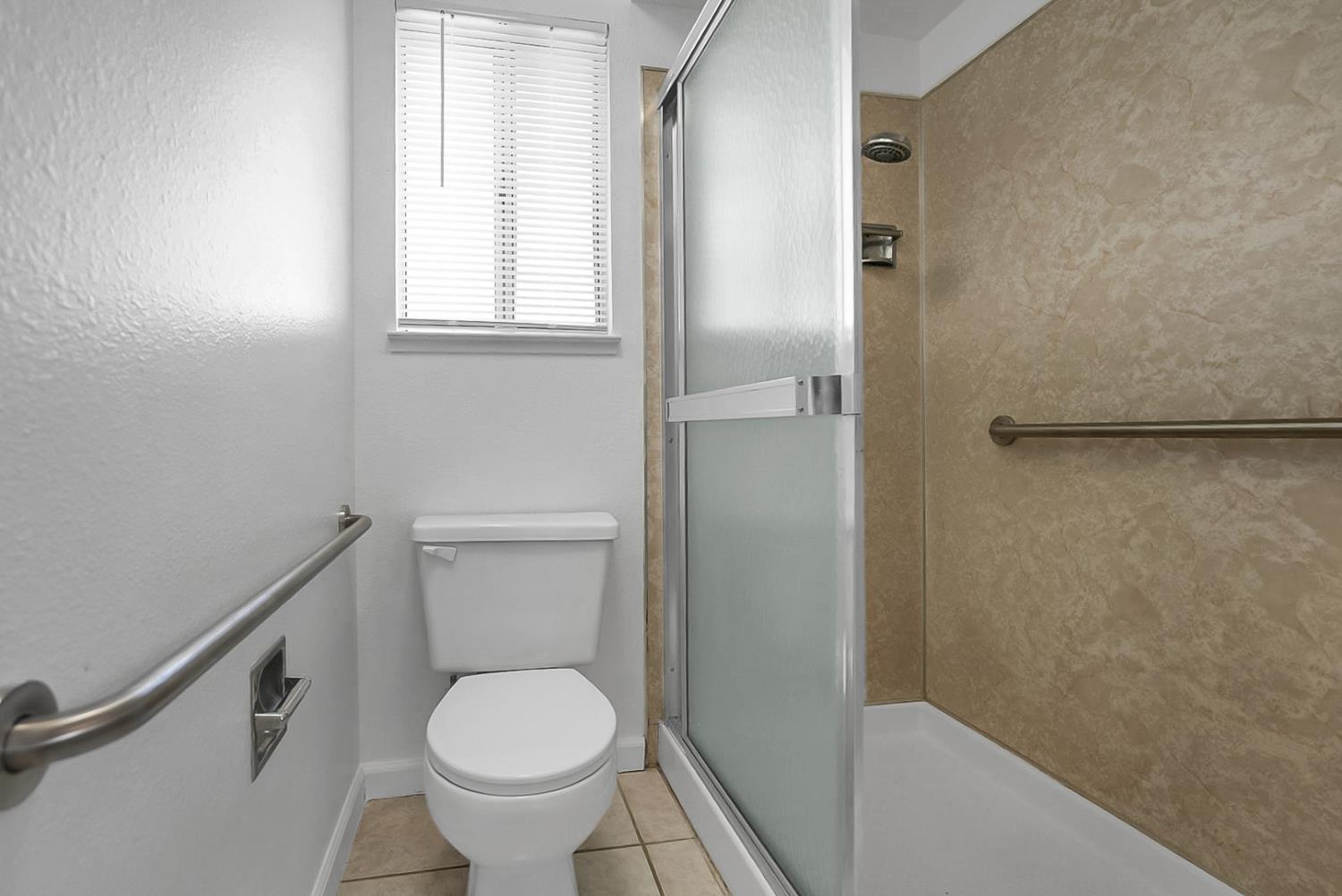 320 Scout Way Modesto, CA 95351 - Photo 14 of 24