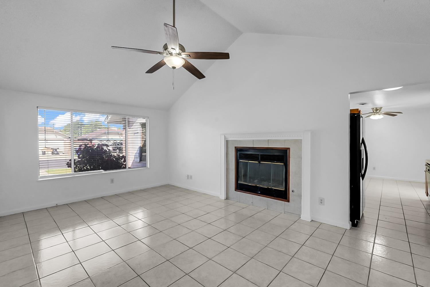 320 Scout Way Modesto, CA 95351 - Photo 2 of 24