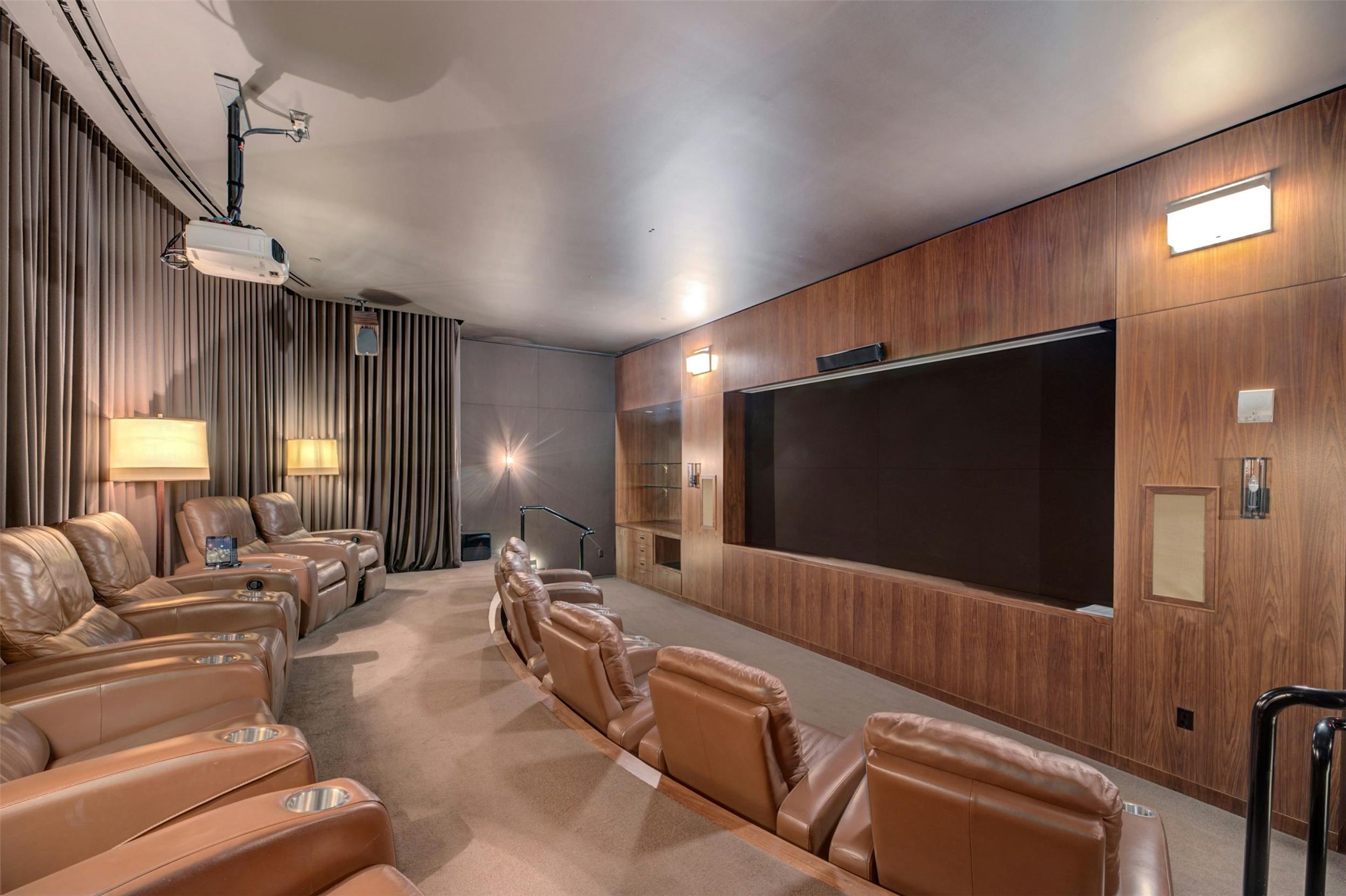 200 Congress Avenue, Unit 41Q Austin, TX 78701 - Photo 37 of 39 a living room with furniture and a flat screen tv