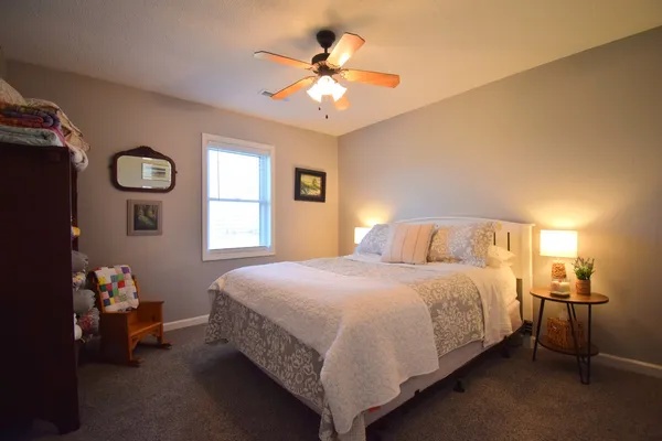 $215,000 | 15665 North Angling Lane, Mount Vernon, IL 62864