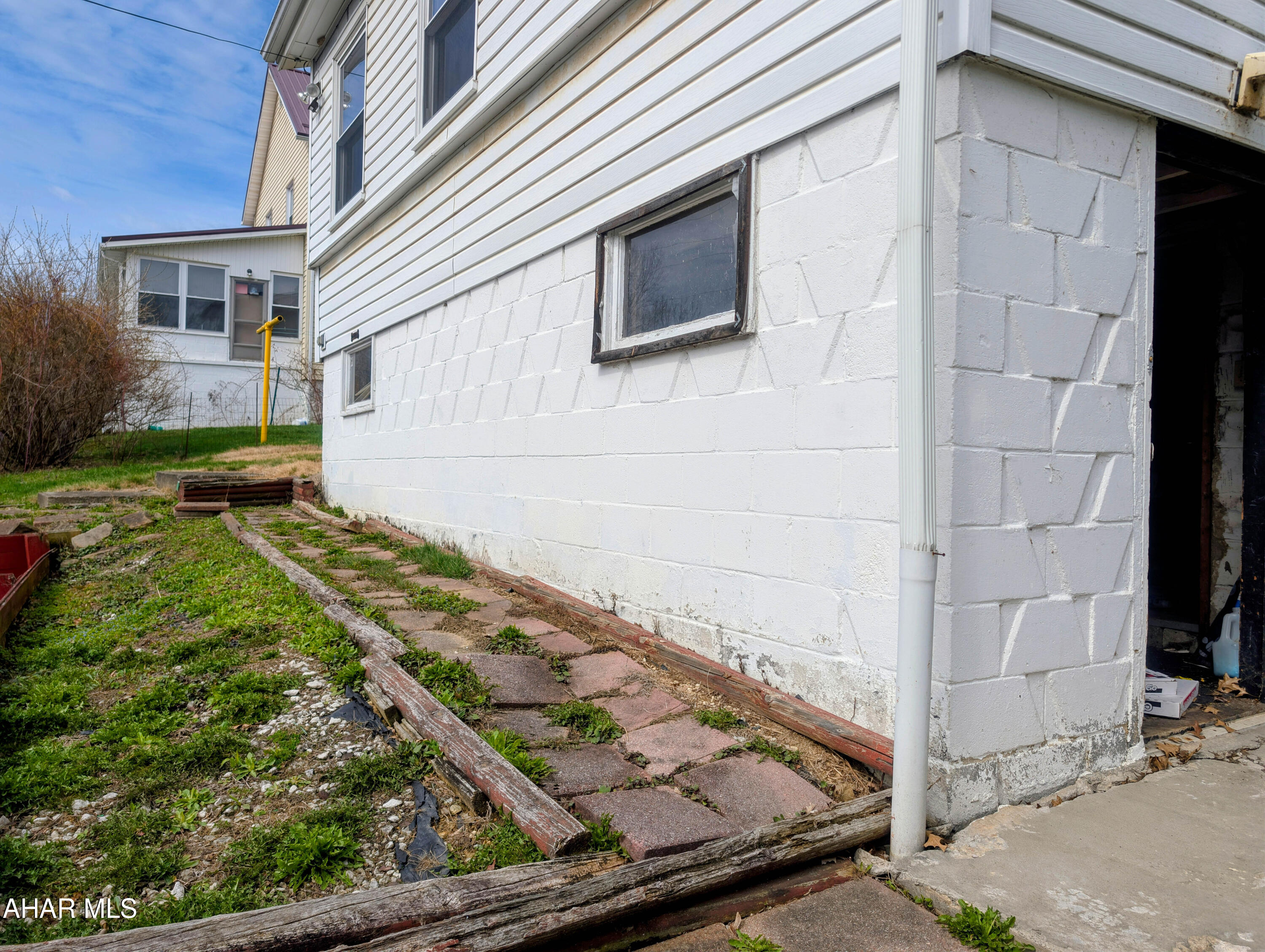 576 Echo Road Mineral Point, PA 15942 - Photo 5 of 25 PXL_20260325_160500648~2 (1)
