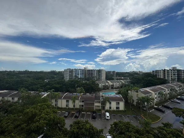 $1,575 | 4222 Inverrary Boulevard, Unit 4313, Lauderhill, FL 33319